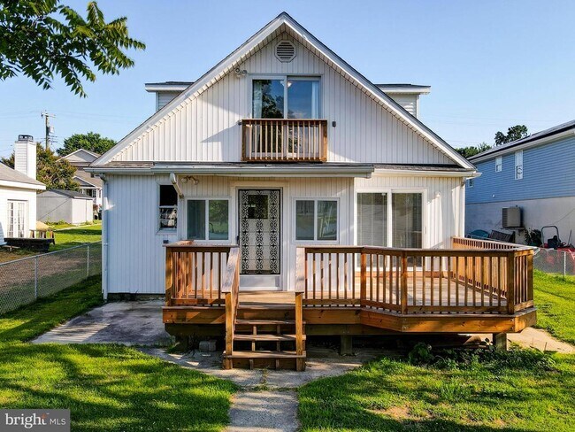 Building Photo - 7308 Waldman Ave