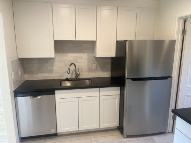 Building Photo - 812 Kelly Way