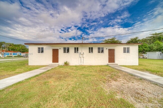 Building Photo - 17715 SW 103rd Ave