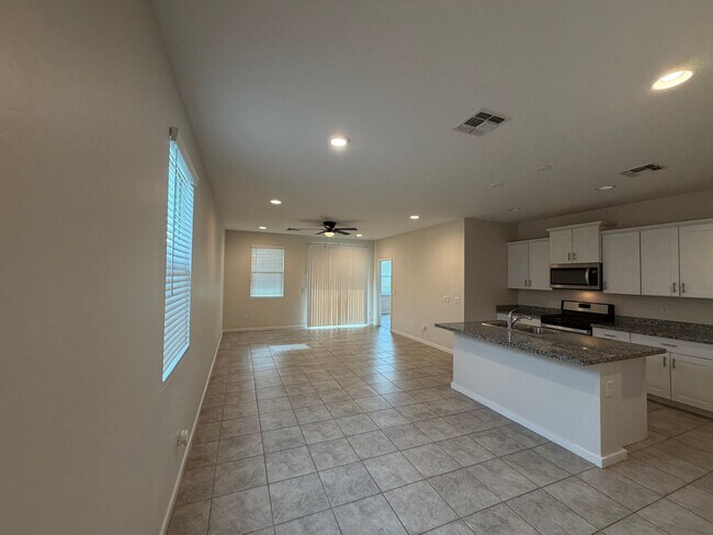 Foto del edificio - 36987 N Sidewinder Dr