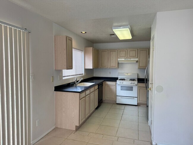 Foto del edificio - 4361 Altura Vista Ln NE