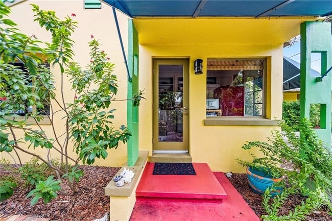 Building Photo - 120 SW 5th St