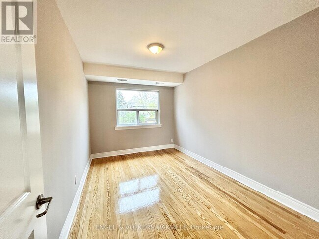 Photo du bâtiment - 90 Twenty Fifth St