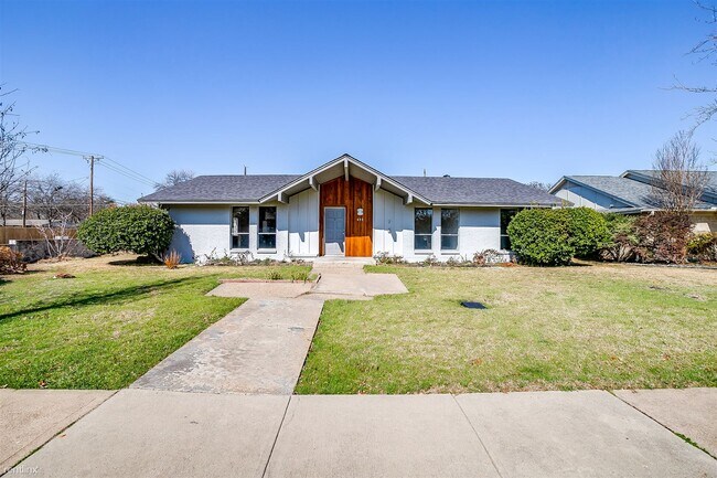 Building Photo - 5 br, 3 bath House - 640 Pinehurst Drive