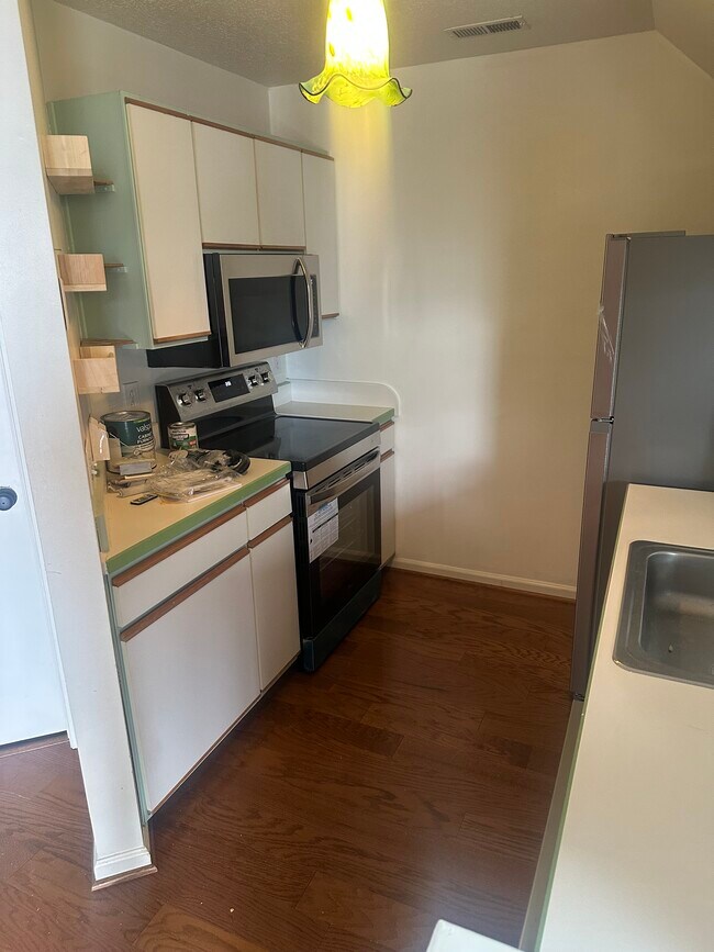 Foto del edificio - 5080 Heathglen Cir