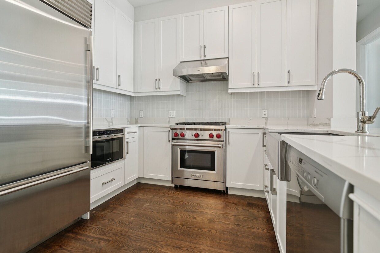 Photo - 3 Somerset Ln (Edgewater, NJ)