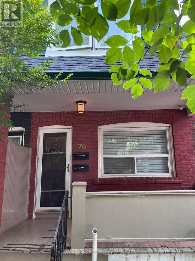 Building Photo - 70 Ashdale Ave