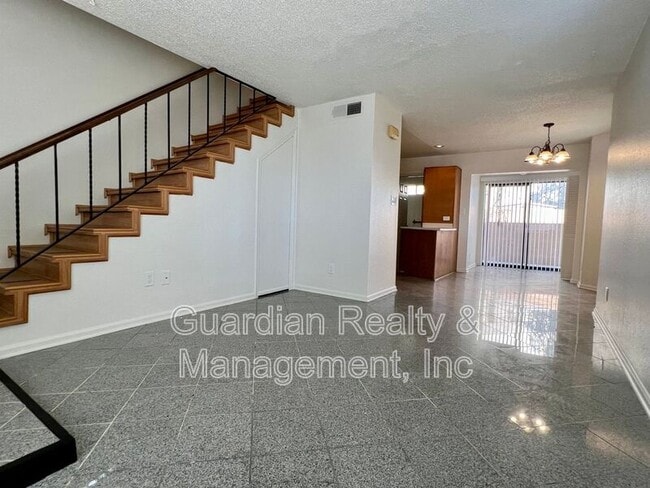 Building Photo - 2201 E Pinchot Ave