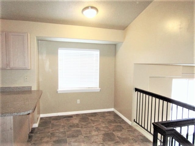 Building Photo - 6871 Mineral Mt Dr