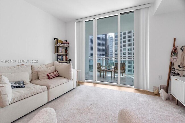 Building Photo - 951 Brickell Ave