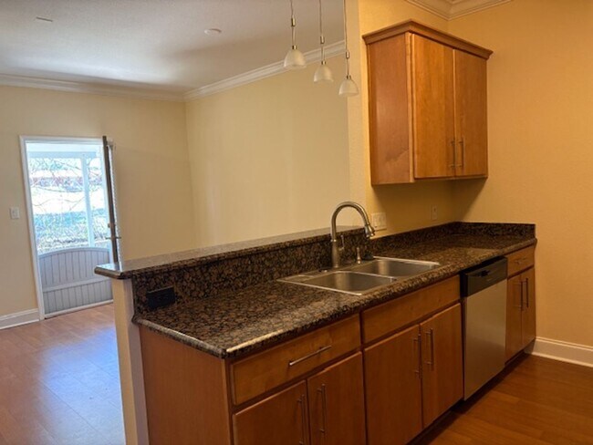 Foto del edificio - 532 Valparaiso Pkwy