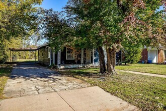 Building Photo - 133 E Tabb St