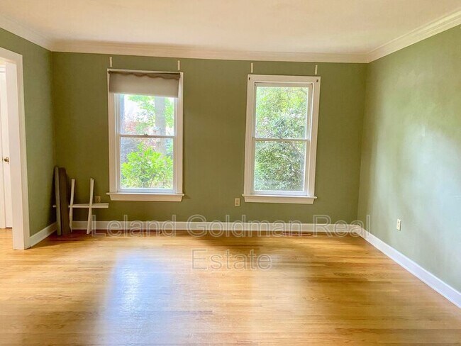 Building Photo - 1209 Claytor Ct