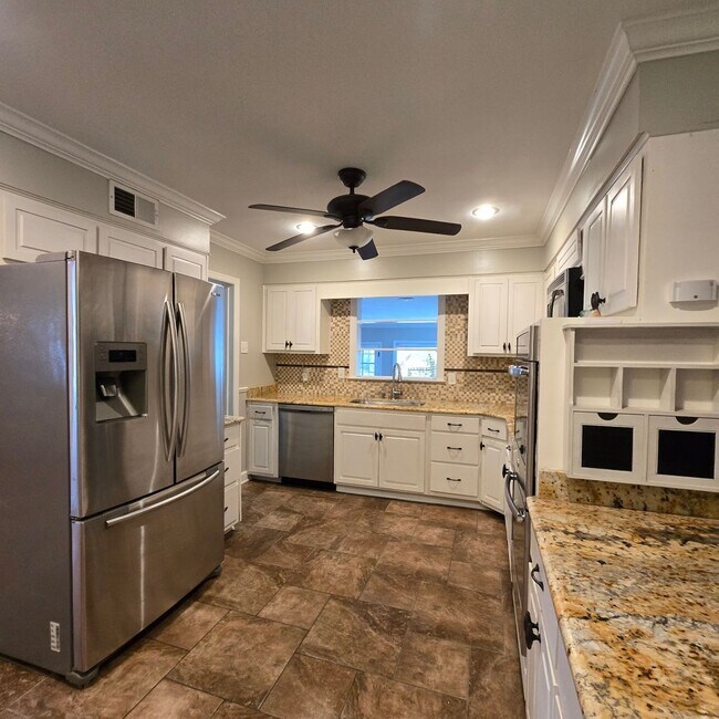 Foto del edificio - 1264 Yorkshire Dr