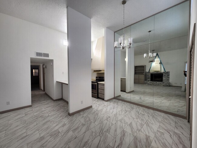 Foto del edificio - 112 Canyon View Ct NE