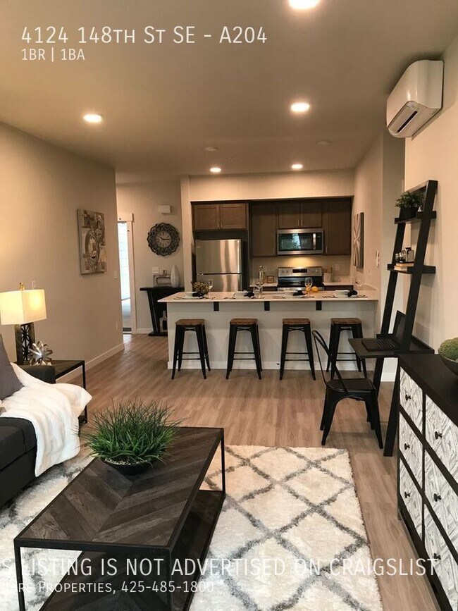 Building Photo - Luxury, Modern 1 bedroom apartment, move i...