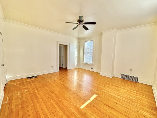 Building Photo - 255 S Jackson St