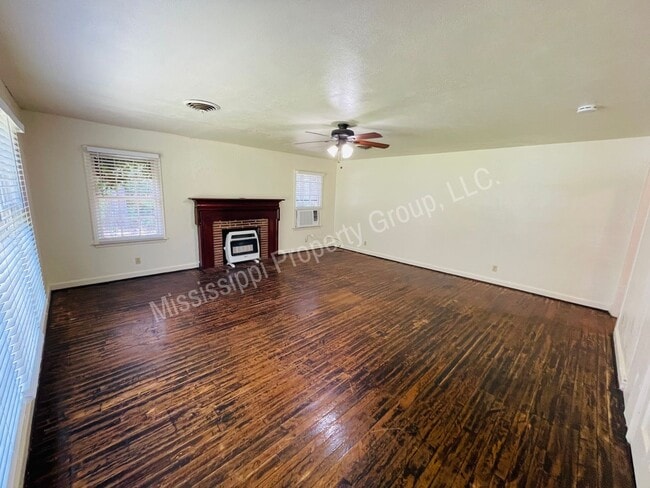 Foto del edificio - 1BR/1BA For Rent