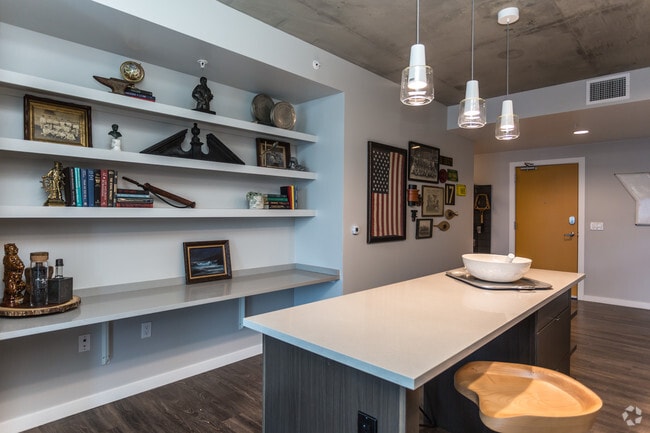 1BR, 1BA - Alexander - Jasper Towers