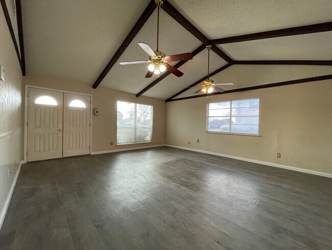 Foto del edificio - AVAILABLE NOW - 3 BEDROOM 2 BATH HOME IN R...