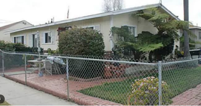 Building Photo - Lawndale Duplex 2 Bedroom 1 bath house