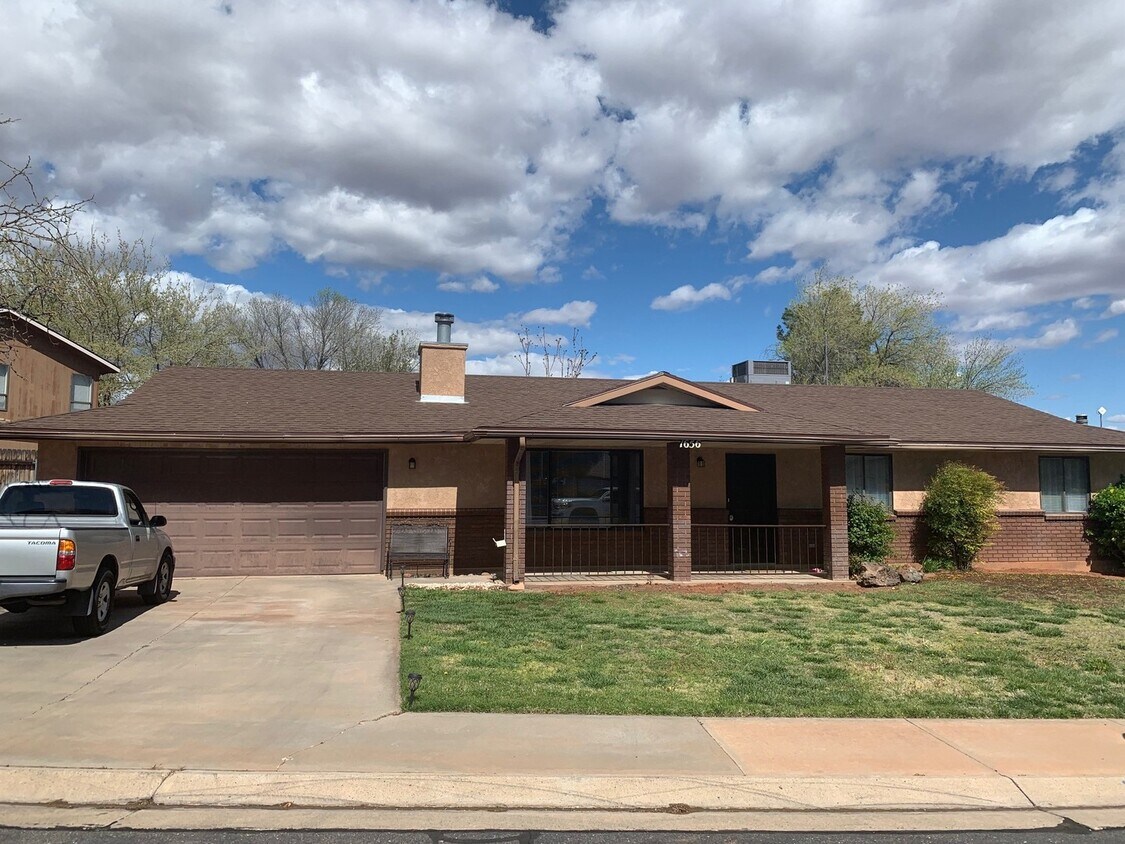 Primary Photo - PET FRIENDLY - Santa Clara Home!
