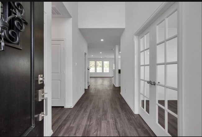 Foto del edificio - 19179 Pinewood Grove Trl