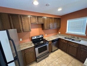 Building Photo - 408 E Virginia St