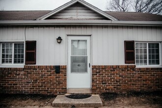 Building Photo - 45 E Willow St