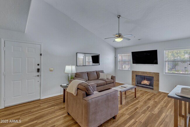 Foto del edificio - 14145 N 92nd St