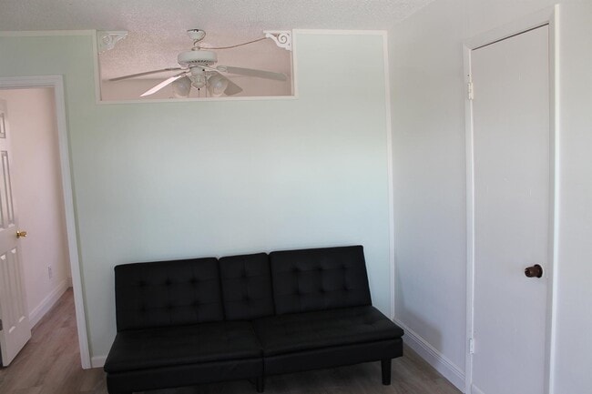 Building Photo - 1021 SE Monterey Road Unit 31