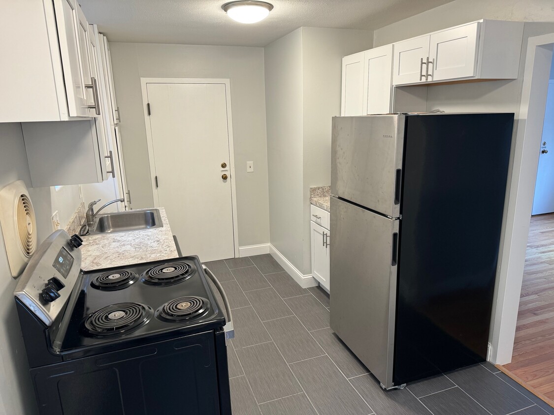 Photo - 378 Park Rd (West Hartford, CT)