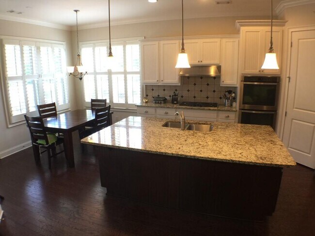 Foto del edificio - 2104 McFarlin Ln