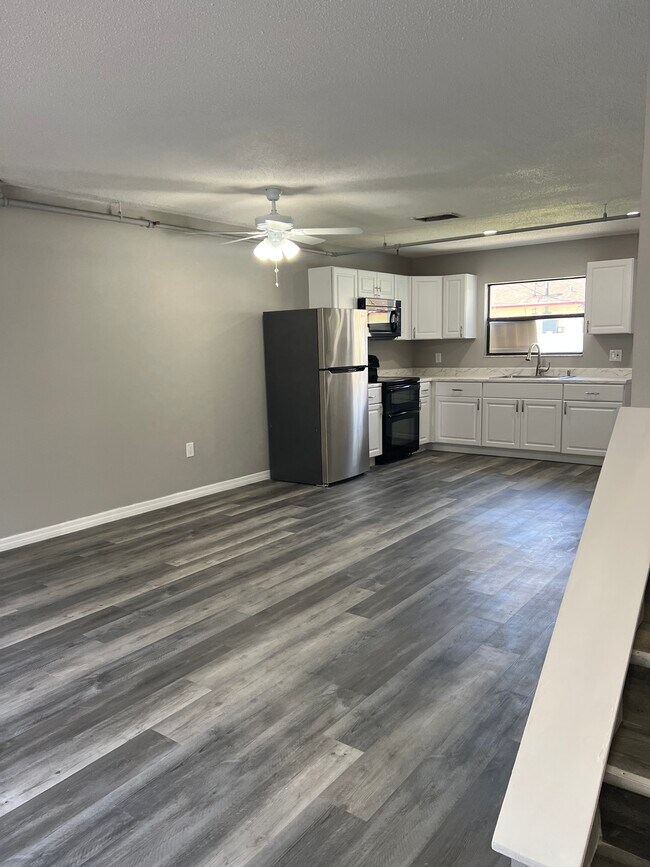 Photo - 1408 Montana Ave Townhome