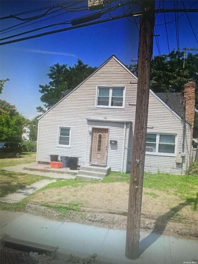 Primary Photo - 56 Roquette Ave
