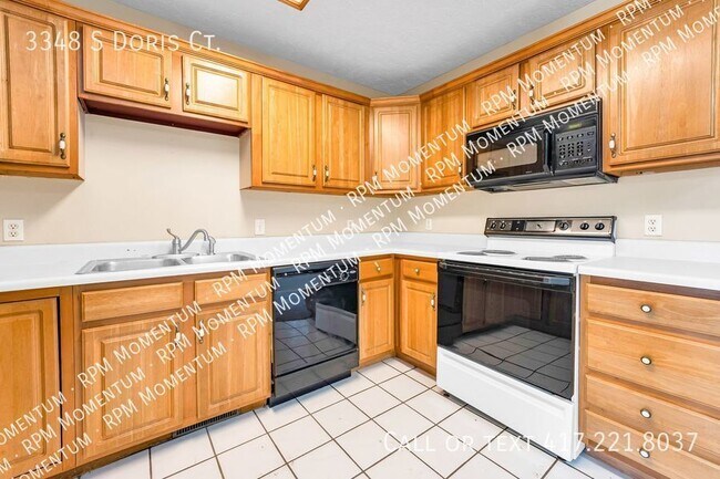 Building Photo - Southwest Duplex 2 Bedroom 2 Bathroom 2 Ca...
