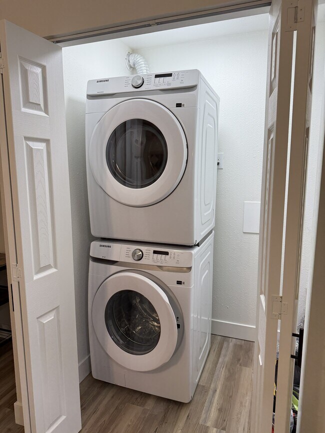 New Washer/Dryer - 658 Hillside Cir