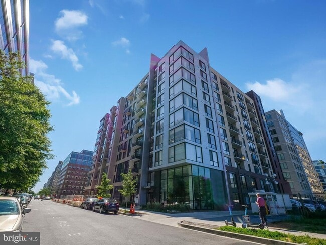 Building Photo - Navy Yard Brand New ConstructionW/Roof Top...