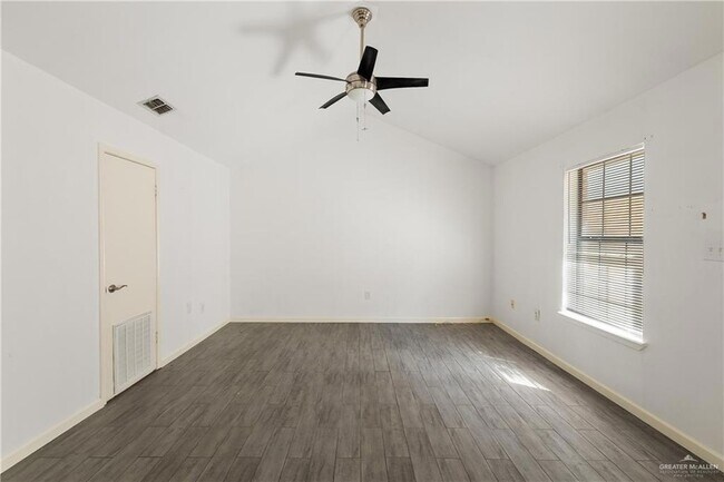 Foto del edificio - 901 Galveston Ave W
