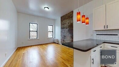 Building Photo - 43 Clinton St