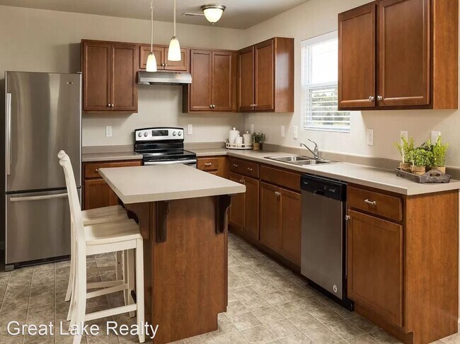 Building Photo - 4 br, 2.5 bath House - 815 View Pointe Drive