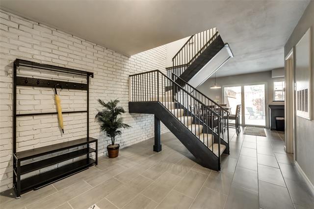 Building Photo - 1304 Summerwood Ln