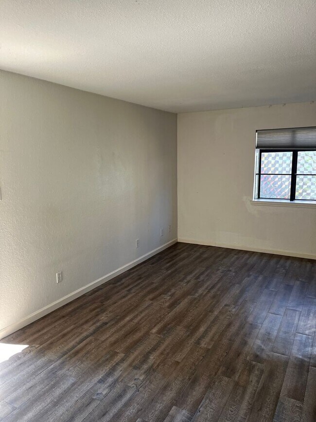 Foto del edificio - 2 Bedroom Townhome in Austin