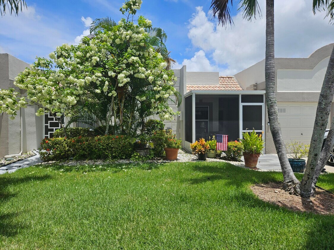 Foto principal - 18999 Stewart Cir