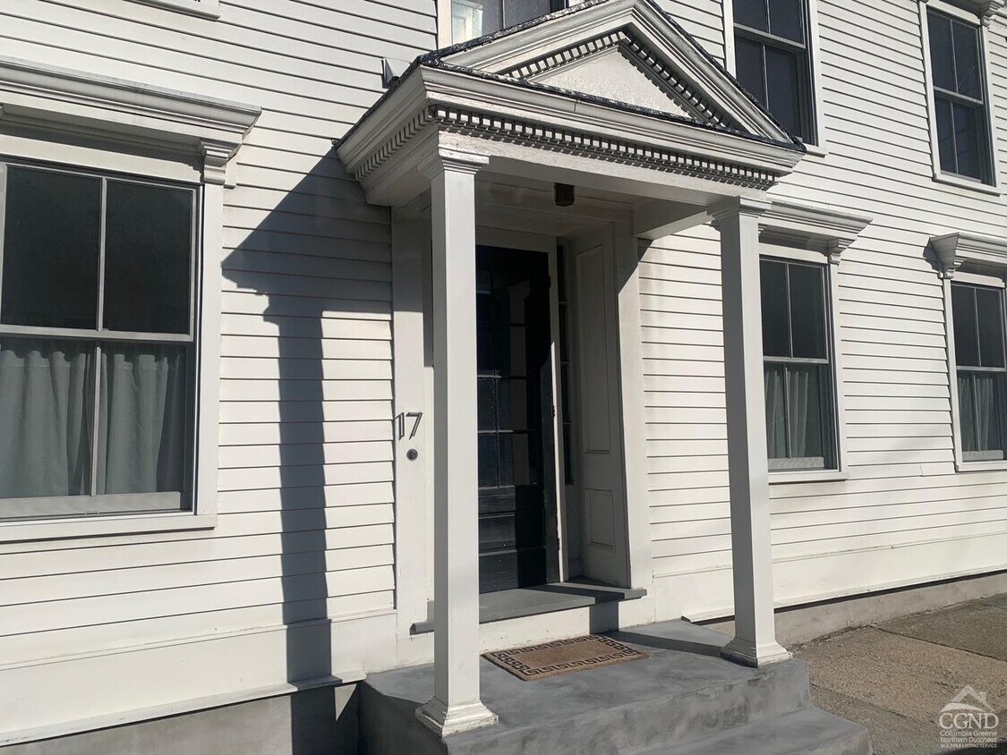 17 S 6th St, Hudson, NY 12534 Townhome Rentals in Hudson NY