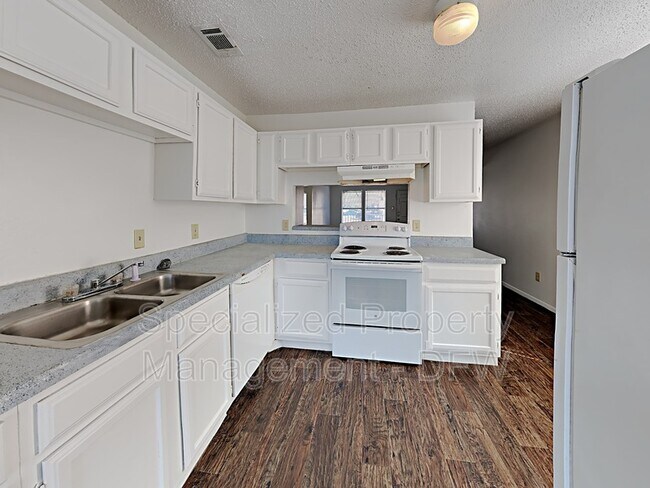 Building Photo - 347 Ware Dr