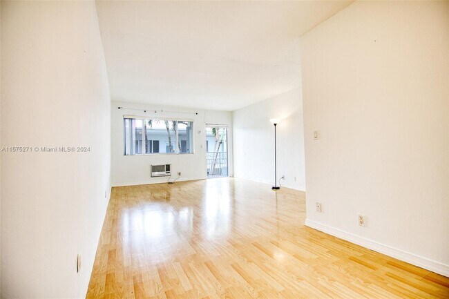 Building Photo - 320 86th St