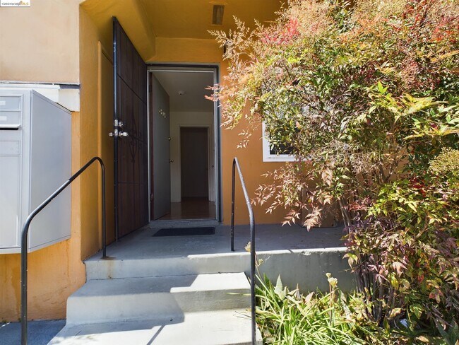Building Photo - 3801 Opal St