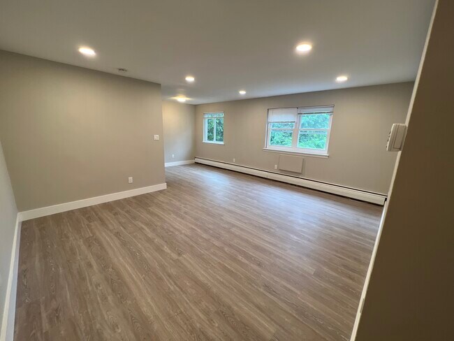 Living area - 5716 Weymouth St