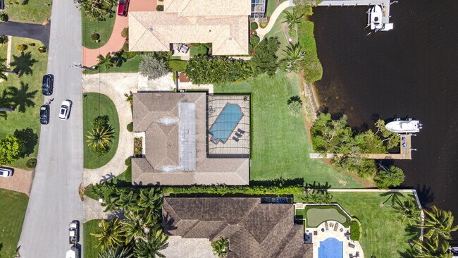 Foto del edificio - 35 Saddleback Rd